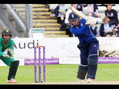 160622_168-Tammy Beaumont-Eng