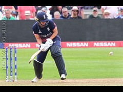 170718_445-Nat Sciver plays the Natmeg-Eng