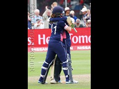 170718_594-Anya Shrubsole+Jenny Gunn-Eng