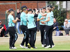 180809_107-team-Str-celebration