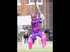 180809_127-Georgia Elwiss-Ltn