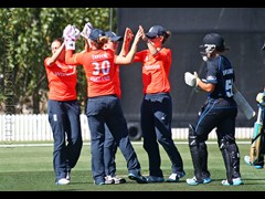 150223_105-England celebrate Broadmore wkt