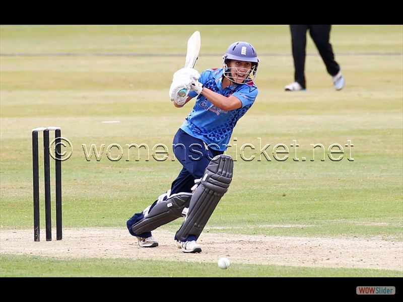 150705_197-Tash Farrant-Knt 150705_197-Tash Farrant-Knt