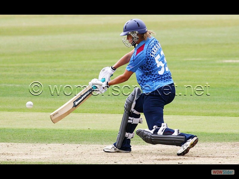 150705_206-Tash Farrant-Knt 150705_206-Tash Farrant-Knt