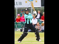 160809_315-Tammy Beaumont-Str