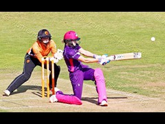 160814_442-Ellyse Perry-Ltn