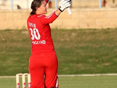 131103_410-Sarah Taylor-Eng-100