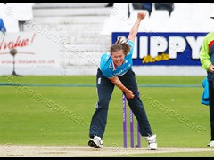 140821_100-Anya Shrubsole-Eng