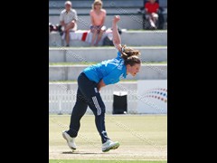 150210_173-Anya Shrubsole-Eng