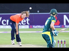 150828_038-Anya Shrubsole-Eng