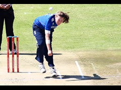 160207_038-Anya Shrubsole-Eng