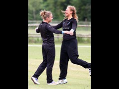 160530_228-Danni Wyattt+Tara Norris-Ssx